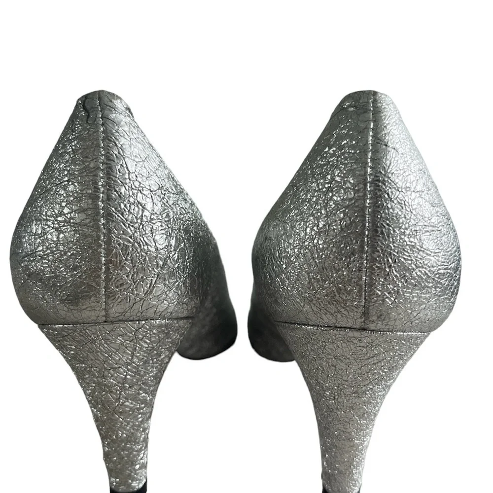 Good American The Icon Pointed Toe pump Heels. Silver crackle leather size 7.